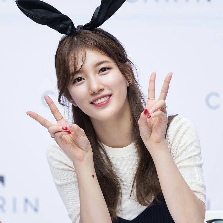 instagram.com/suzybz