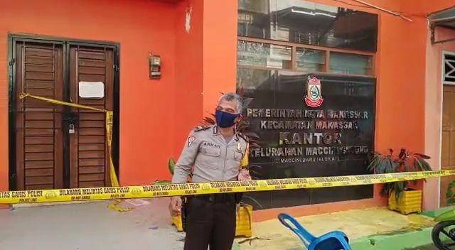 Perusakan fasilitas di dalam Kantor Lurah Maccini Gusung, Makassar. IDN Times/Polrestabes Makassar
