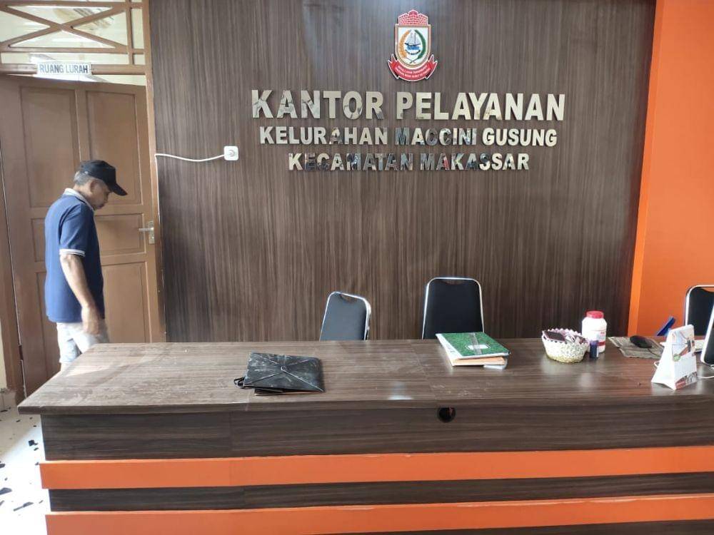 Perusakan fasilitas di dalam Kantor Lurah Maccini Gusung, Makassar. IDN Times/Polrestabes Makassar