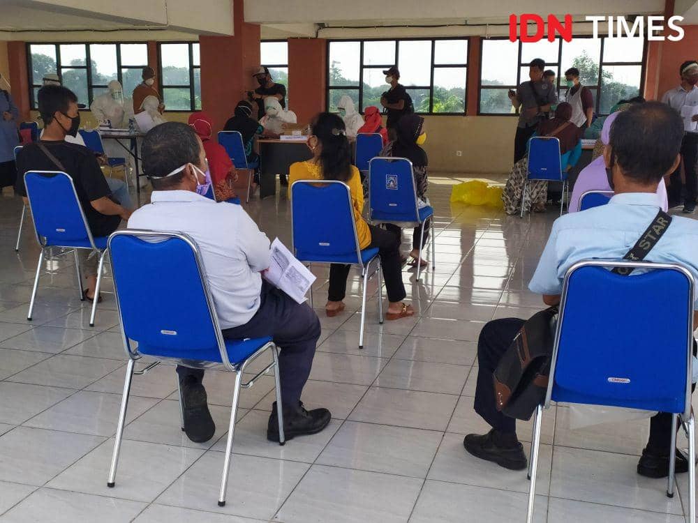 Pemkab Sleman adakan rapid test random kepada pedagang dan dan pembeli di Pasar Prambanan. IDN Times/Siti Umaiyah