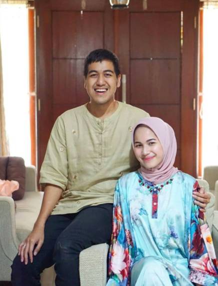 instagram.com/nadhiraafifa