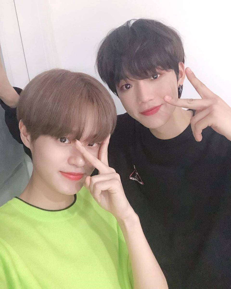 Instagram.com/ab6ix_official/