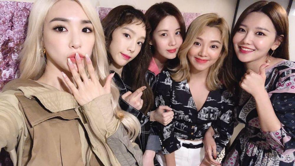 Jarang Disorot, 9 Potret Kedekatan Seohyun dengan Member SNSD Lainnya!