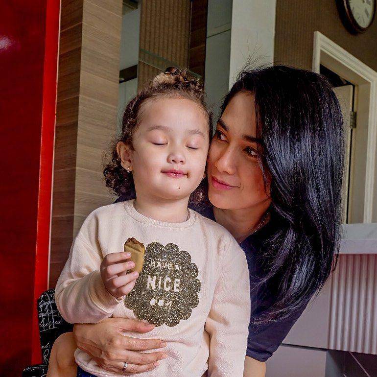 Instagram.com/ussypratama