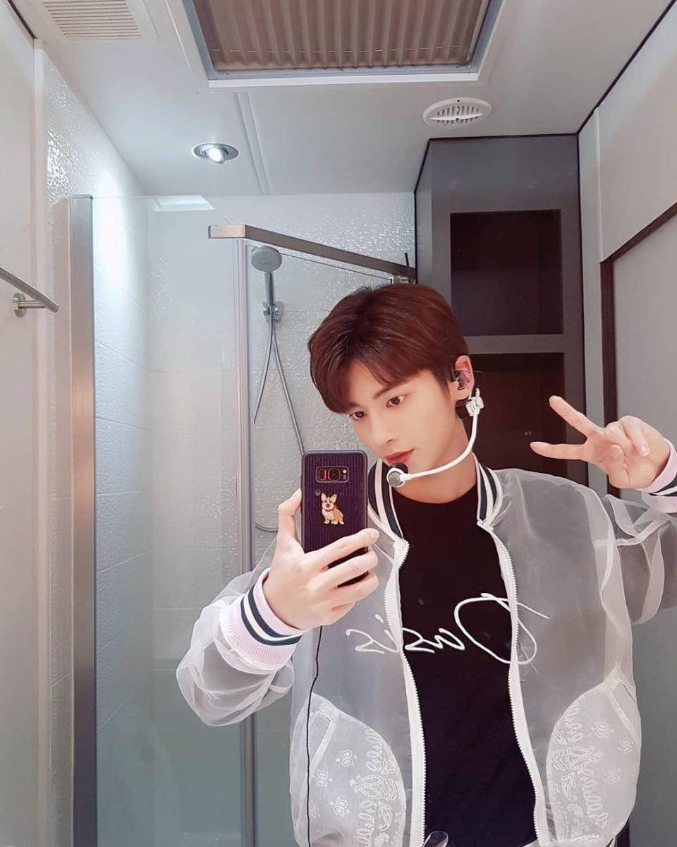 instagram.com/taehyuntxt_official