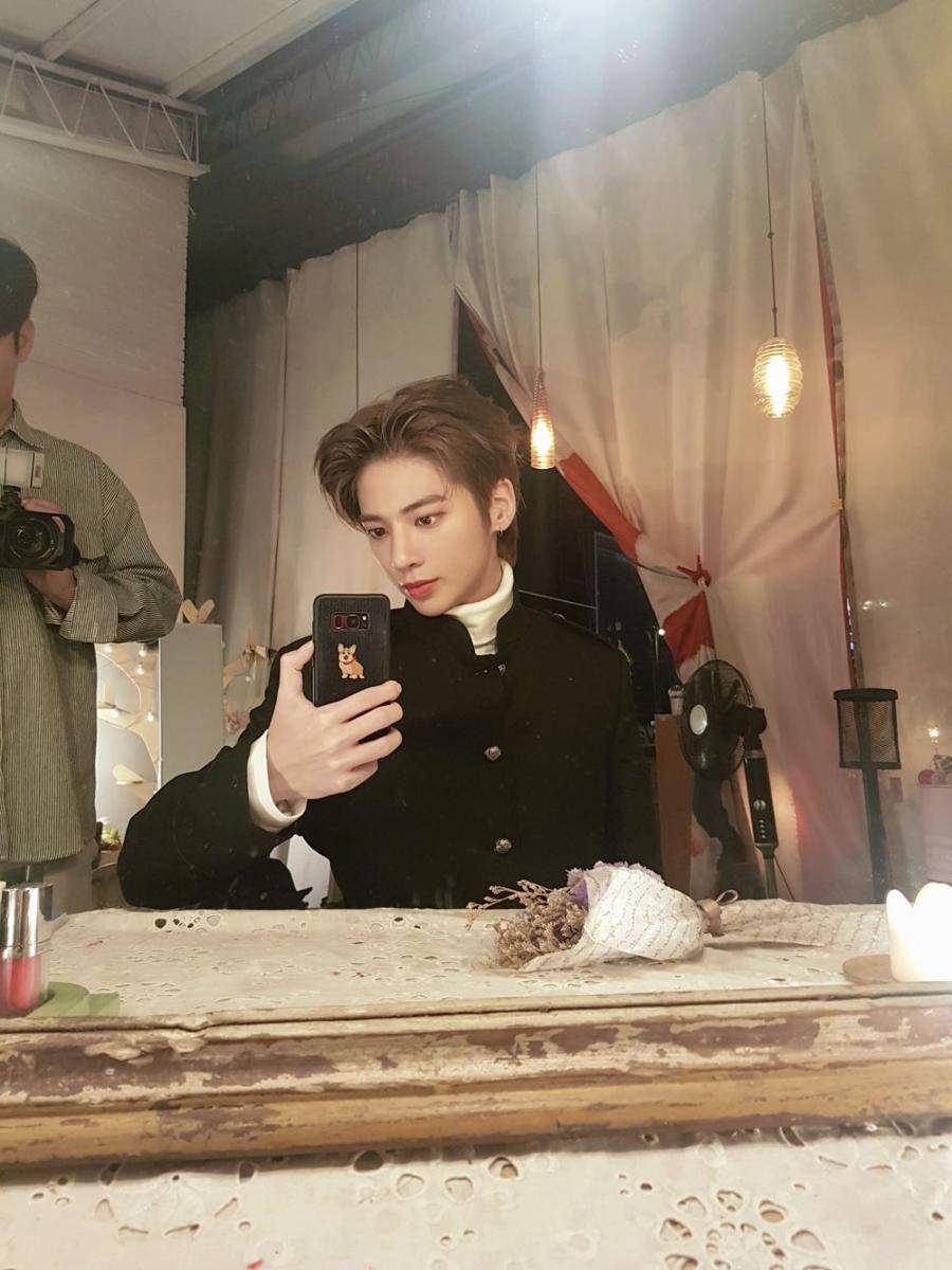 twitter.com/TXT_members