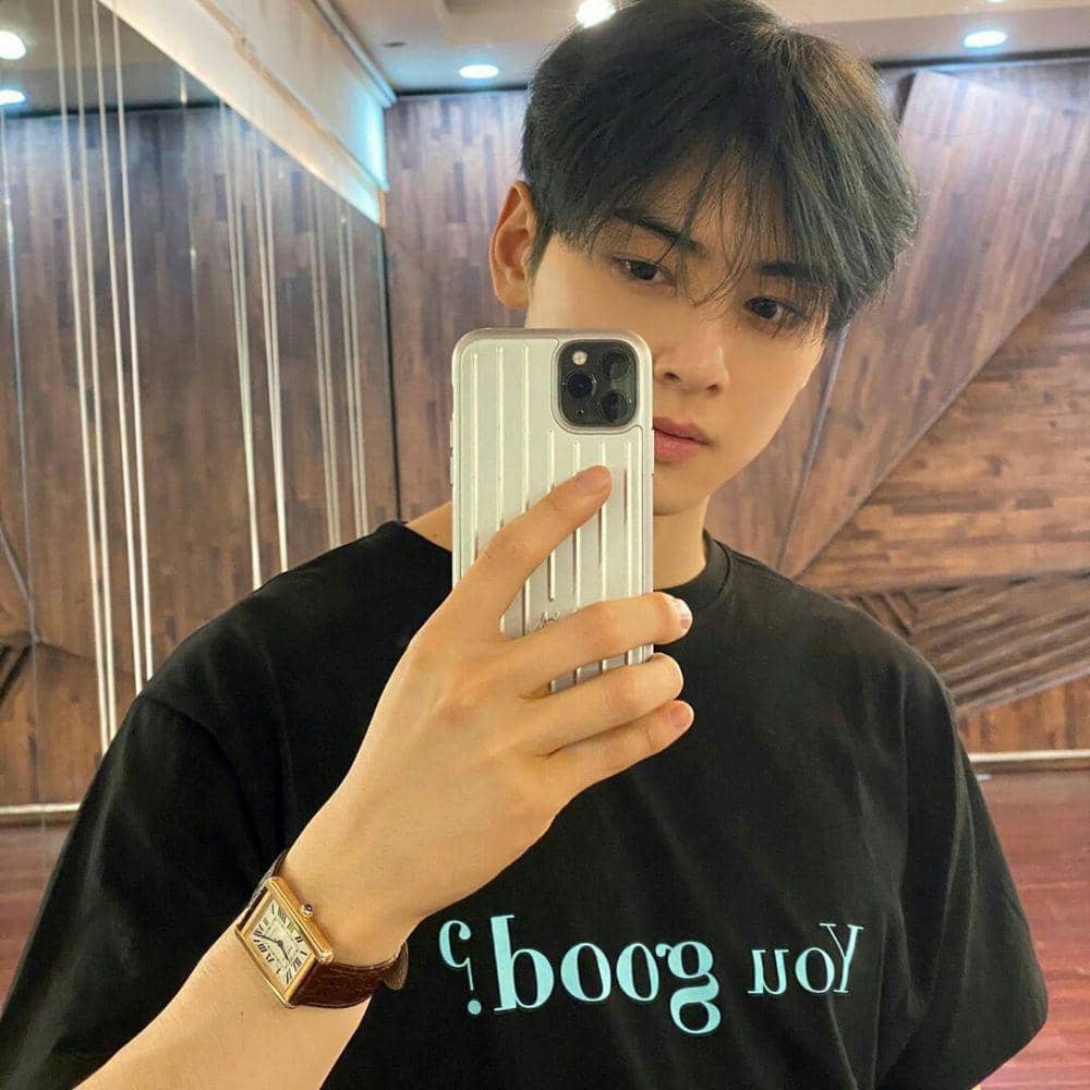 instagram.com/eunwo.o_c