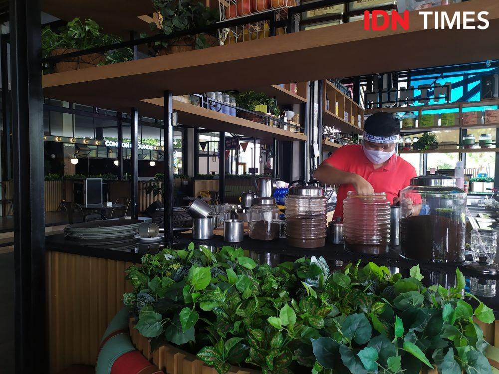 SoMa Palembang Layani Makan di Tempat, Pelanggan Duduk 1,5 Meter