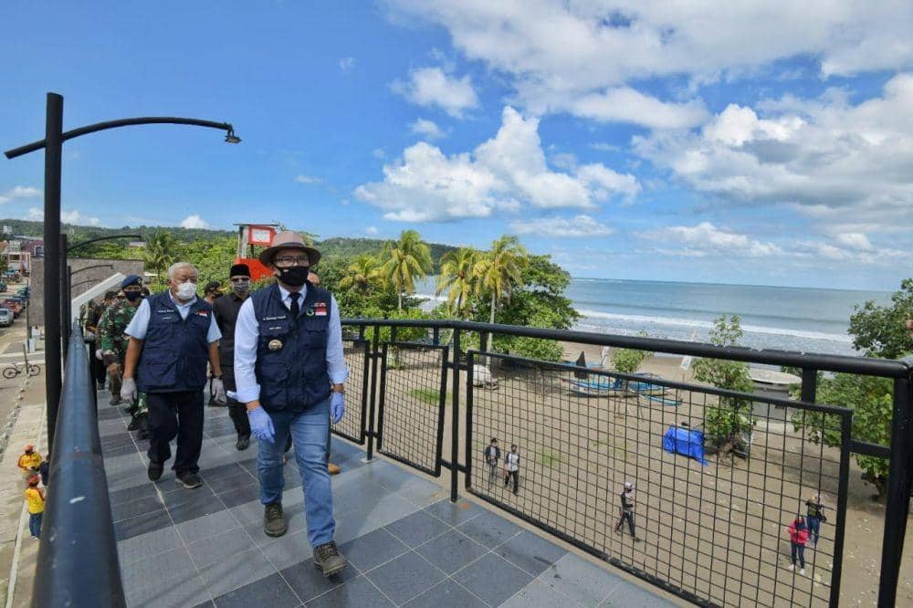 Ridwan Kamil: Pangandaran Contoh New Normal Sektor Pariwisata di Jabar