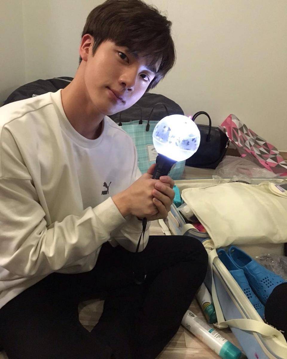 instagram.com/jin.bts