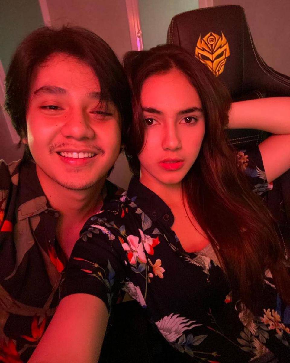 instagram.com/arbaniyasiz