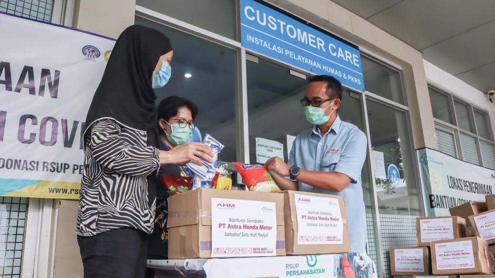 Honda Bagi 990 Sembako untuk Pendukung Petugas Medis COVID-19