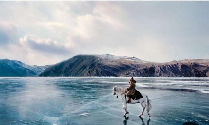 6 Danau Beku Terindah di Dunia yang Wajib Masuk Bucket List!