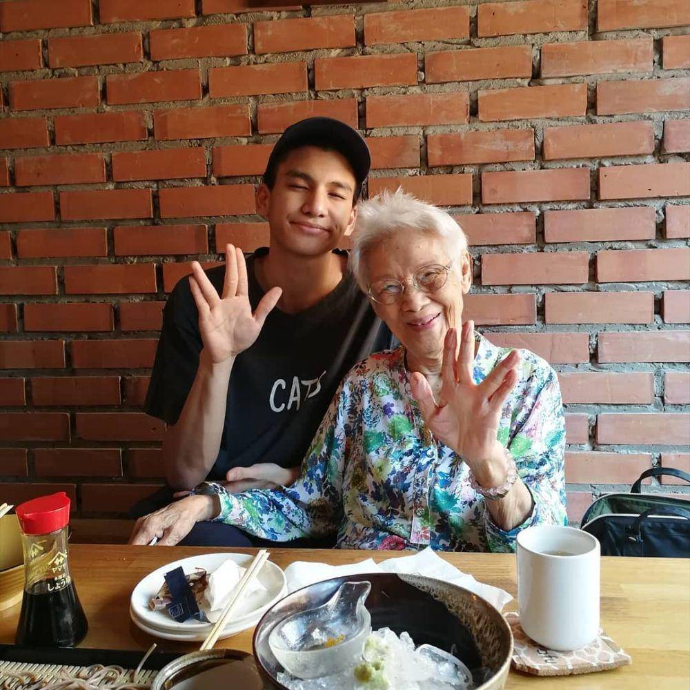 instagram.com/phumviphurit