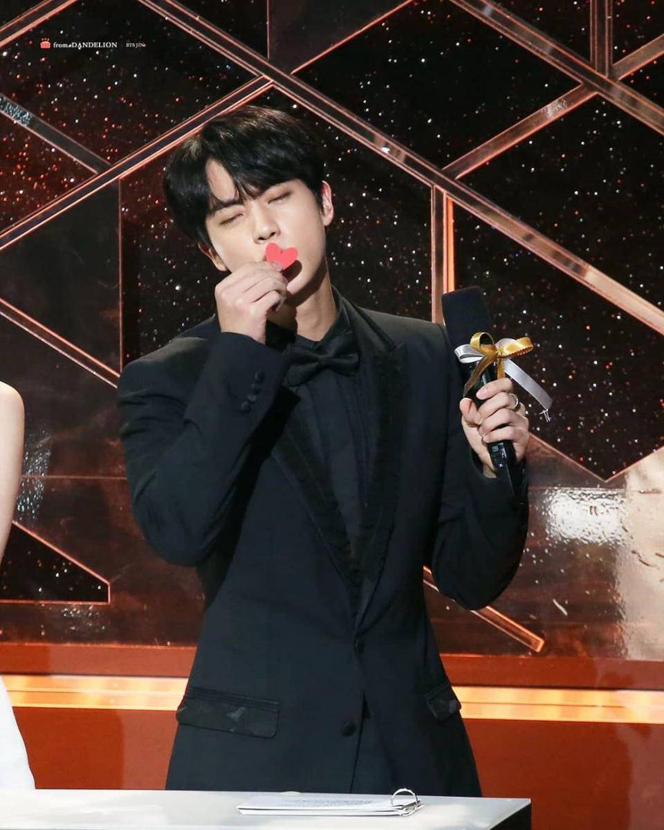 instagram.com/bts.kimseokjin