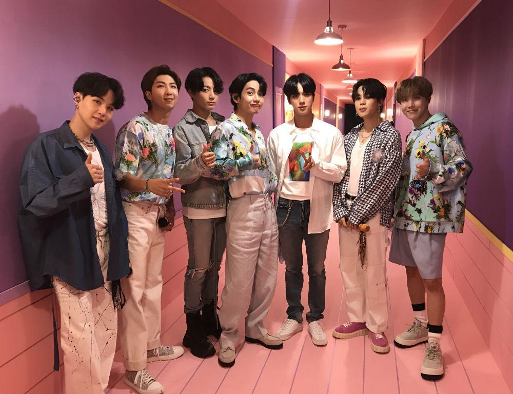 13 Potret Keseruan Konser Online BTS BANG BANG CON The Live