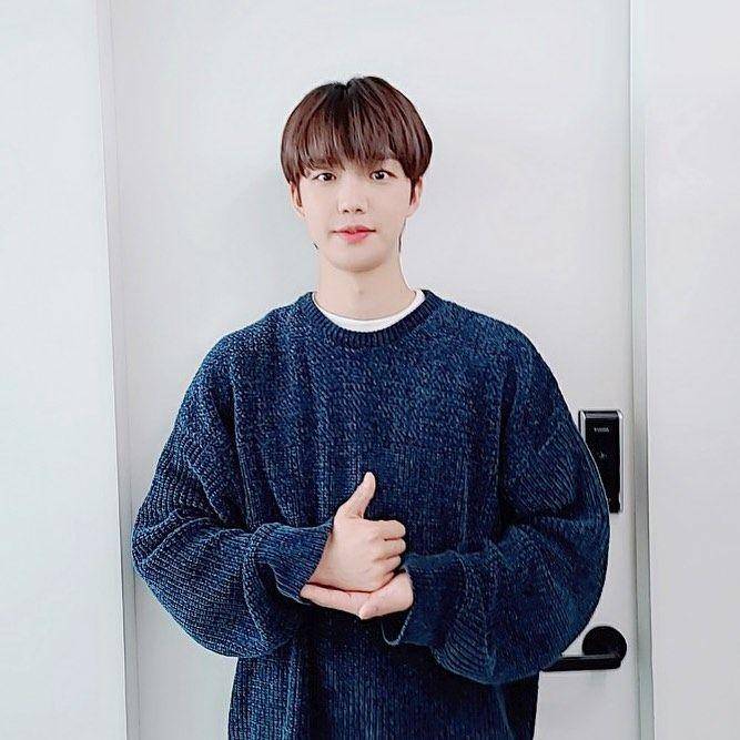 instagram.com/ab6ix_official