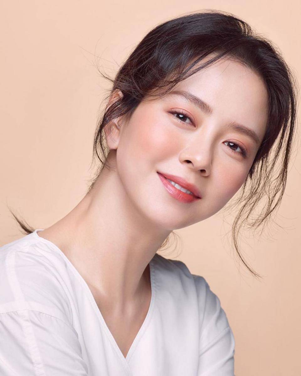 instagram.com/official.song.jihyo