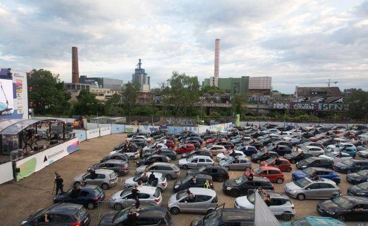 (Konser musik drive-in di tengah pandemik yang digelar di Bonn, Jerman) ANTARA FOTO/Xinhua/Tang Ying/pras
