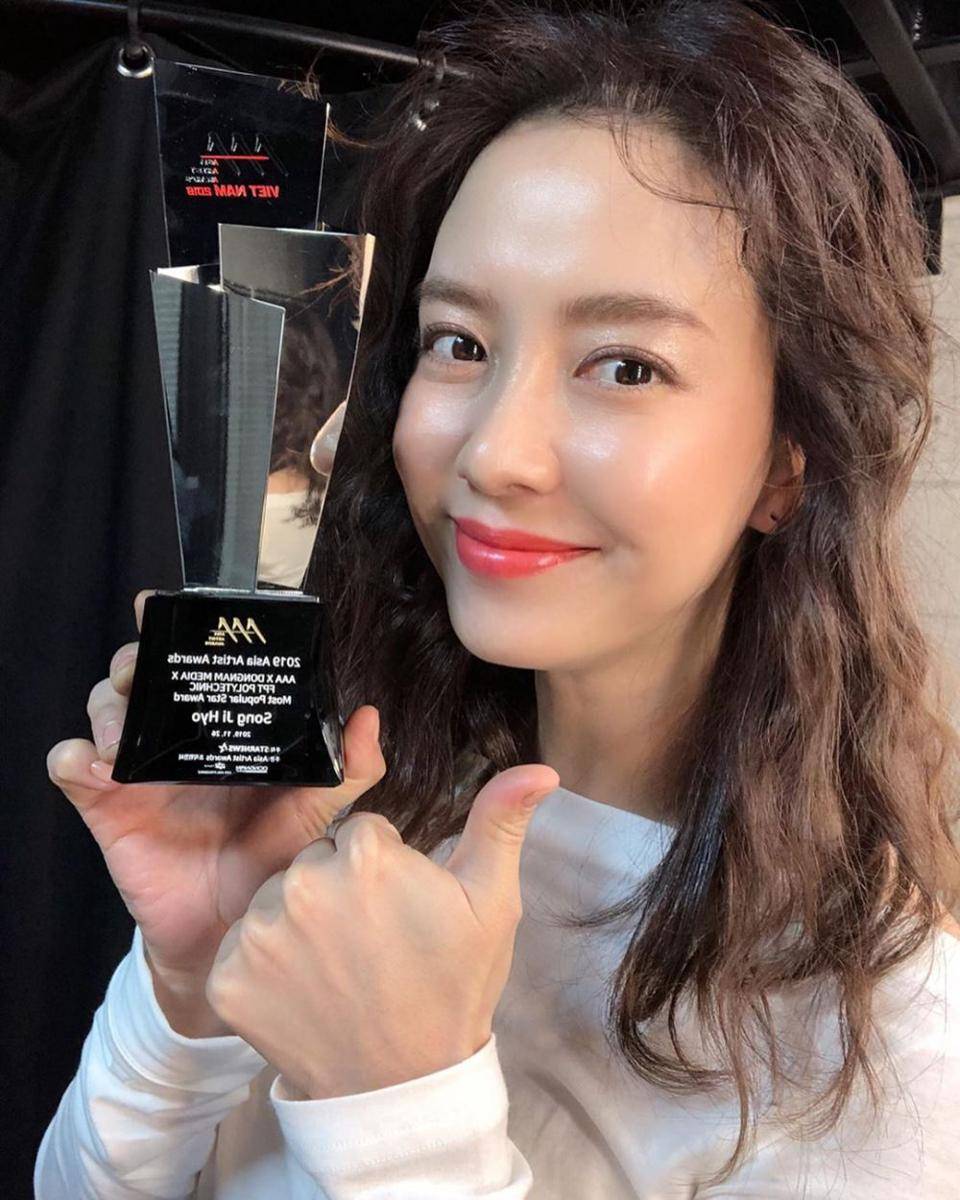 instagram.com/my_songjihyo
