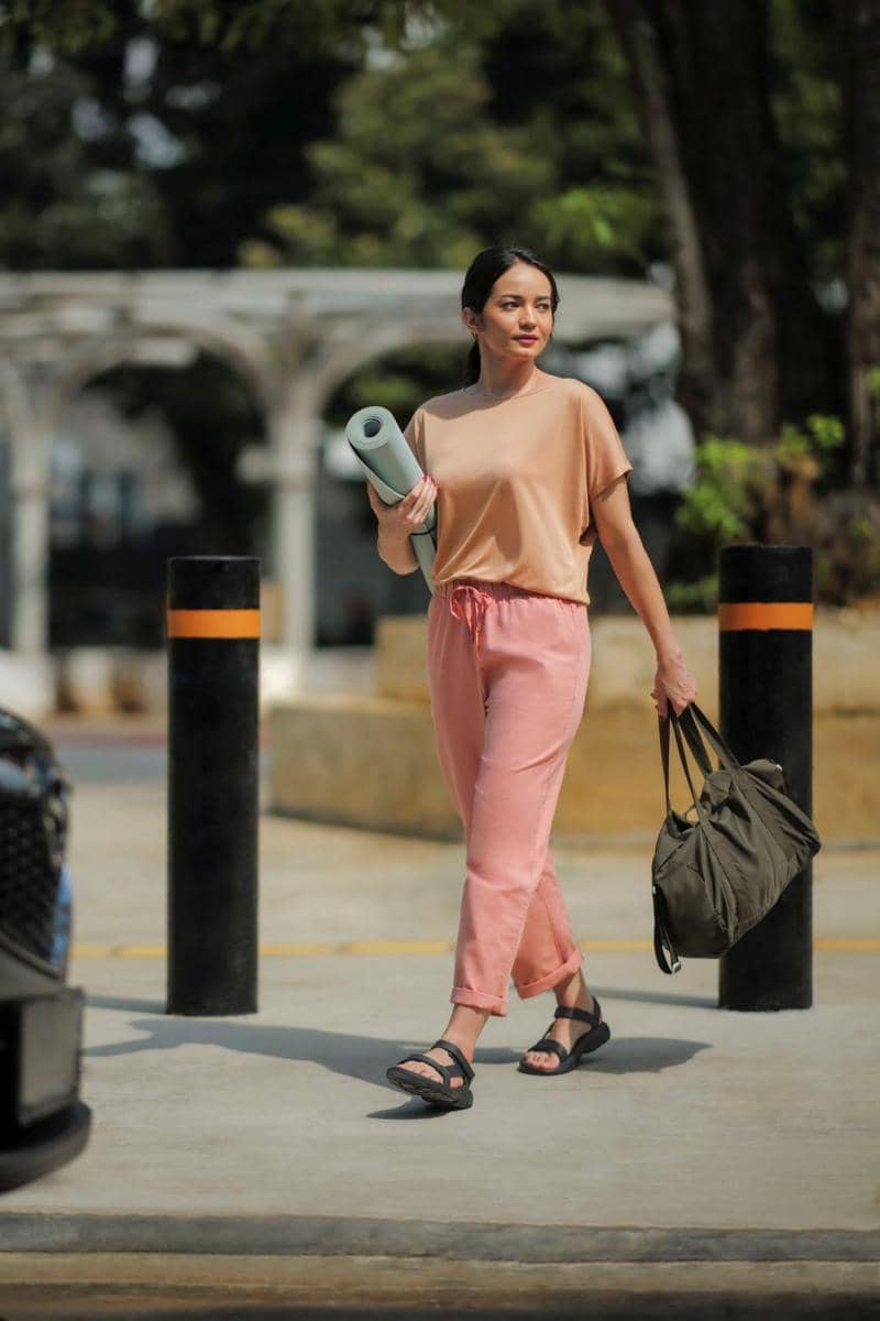 Adaptasi Tren One Mile-Wear oleh UNIQLO Indonesia. 15 Juni 2020. (Dok. UNIQLO Indonesia)