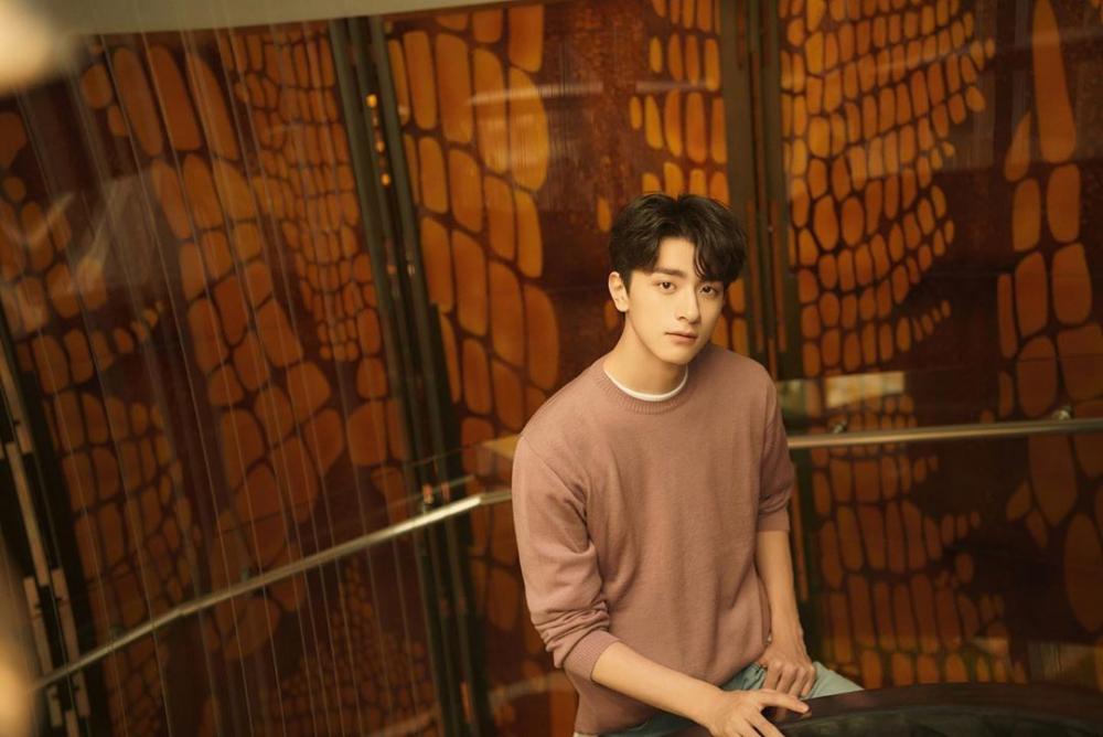 9 Potret Lin Yi, Aktor Muda Tiongkok yang Parasnya Bak Idol KPop