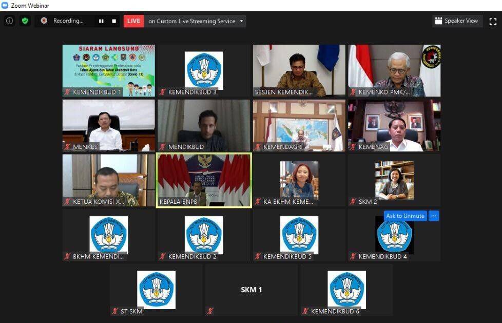 Tangkap Layar Virtual Zoom Webinar Kemendikbud