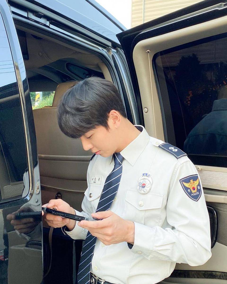 instagram.com/moa_ent