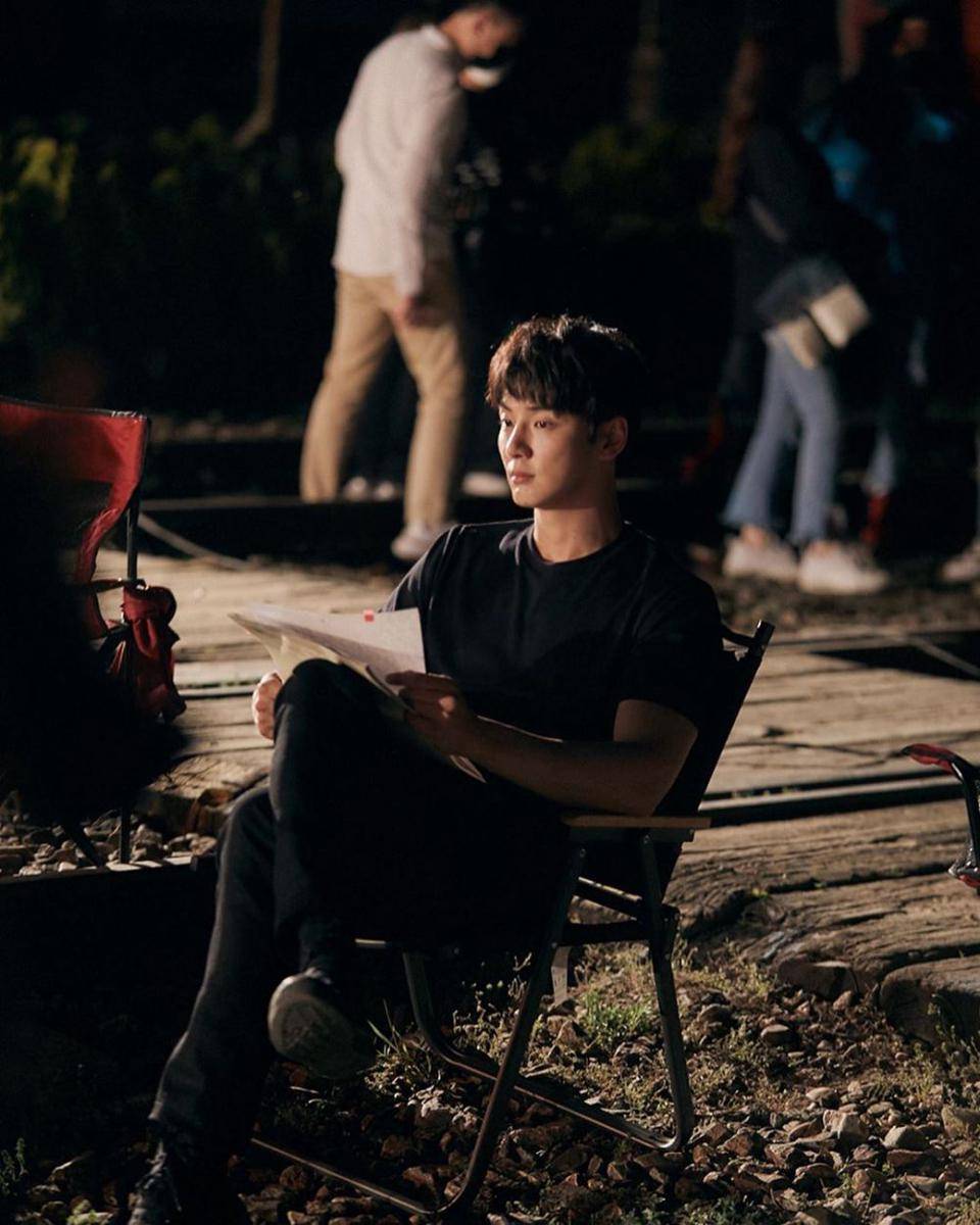 instagram.com/moa_ent