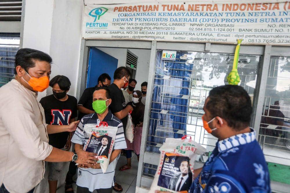 Prananda Paloh Salurkan 20 Ton Beras untuk Warga Terdampak COVID-19 (Dok. IDN Times)