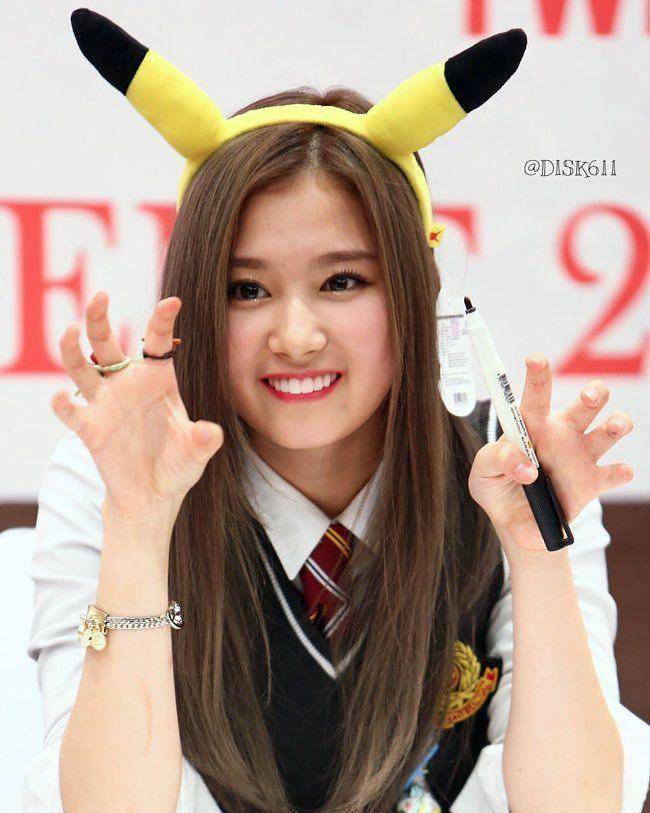 instagram.com/sana_twice