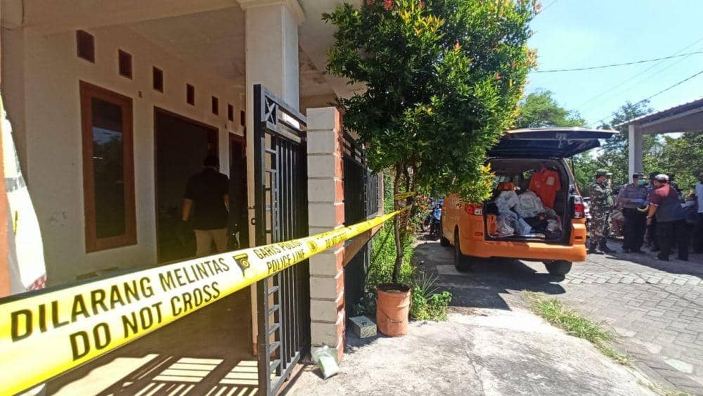 Jenazah Korban Pembunuhan Lidah Kulon Dimasukkan dalam Kardus Kulkas