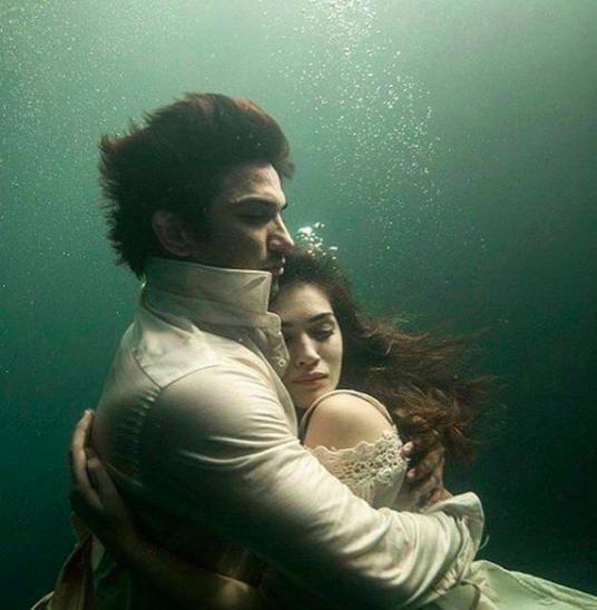 10 Kenangan Kriti Sanon dan Mendiang Sushant Singh saat Masih Pacaran
