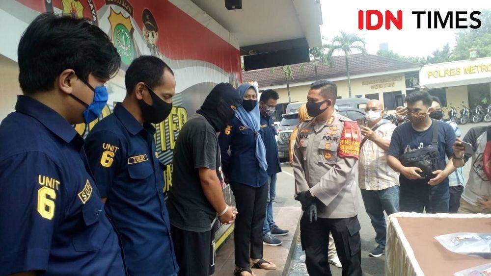 Polisi menginterogasi tersangka kekerasan seksual (IDN Times/Rohman Wibowo)Polisi menginterogasi tersangka kekerasan seksual (IDN Times/Rohman Wibowo)
