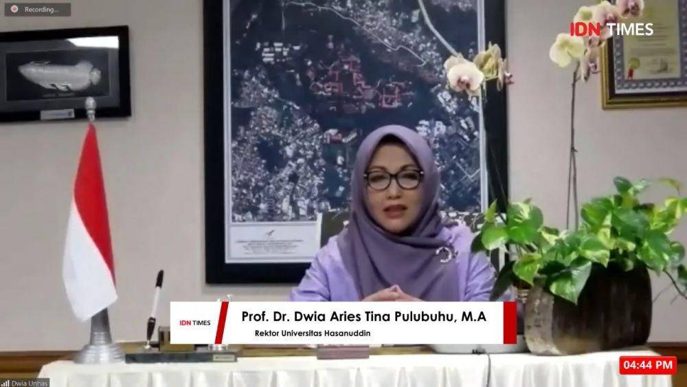 Rektor Universitas Hasanuddin, Prof.Dr.Dwia Aries Tina Pulubuhu,M.A dalam Ngobrol Seru New Normal or The Great Reset: Life After Pandemic COVID-19 (Tangkap Layar YouTube IDN Times)