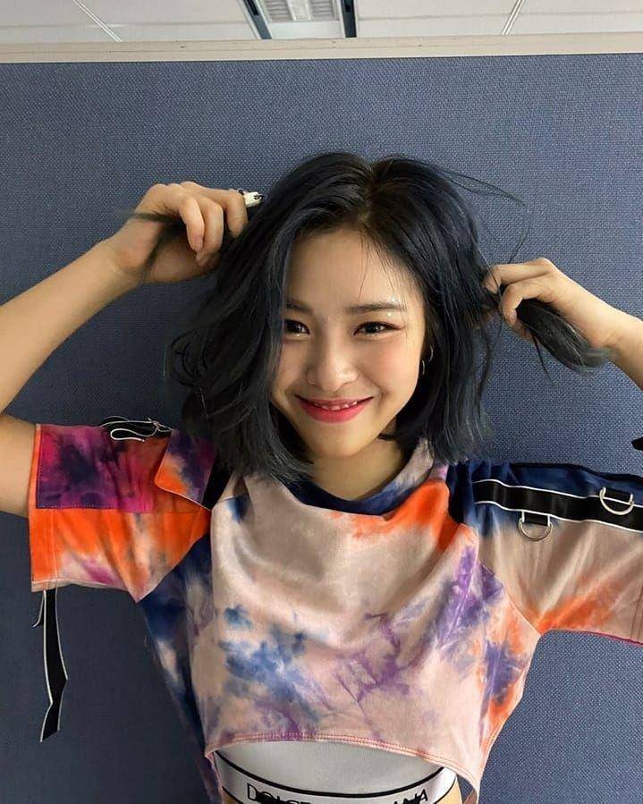 Gaya Rambut Pendek Seleb Korea (Instagram.com/itzy.all.in.us)