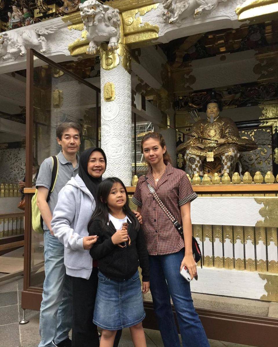 instagram.com/twinawati