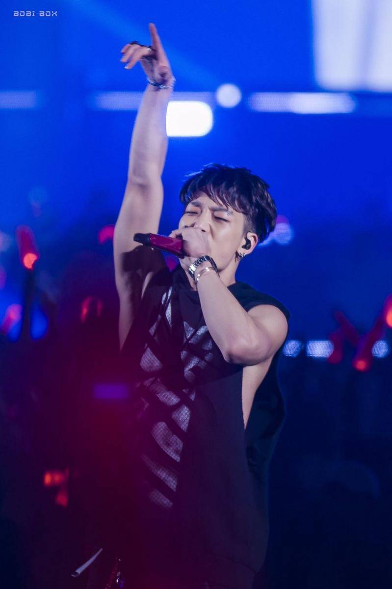 Bobby iKON (twitter.com/BOBIBOX9596)