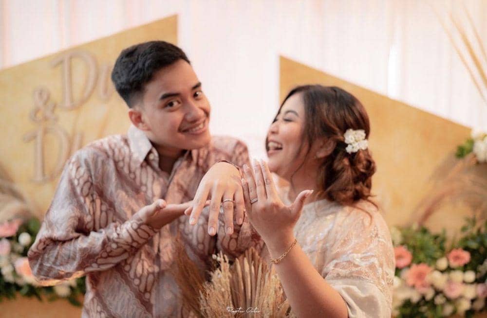 10 Momen Lamaran Selebgram Ardinhai dan Dhino Haryo, Siap Menikah!