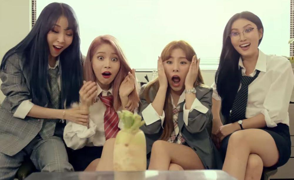 9 Potret MAMAMOO dengan Pose yang Super Kocak, No Jaim-jaim Club!