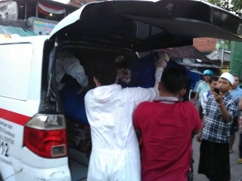 Dua Anak Tenggelam di Kali Peneleh Ditemukan Meninggal Dunia