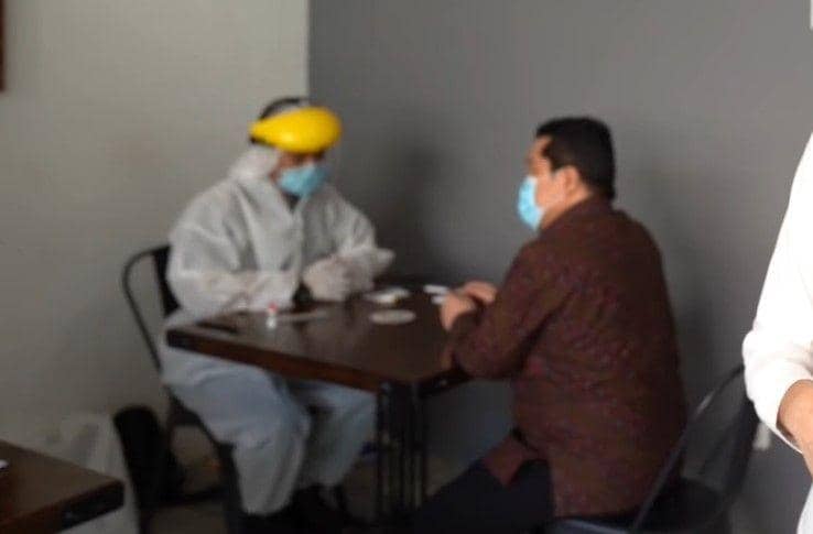Protokol Kesehatan yang dilakukan saat Sidang Kabinet Paripurna secara tatap muka kembali digelar di Istana Presiden pada 18 Juni 2020 (Youtube/Sekretariat Presiden)
