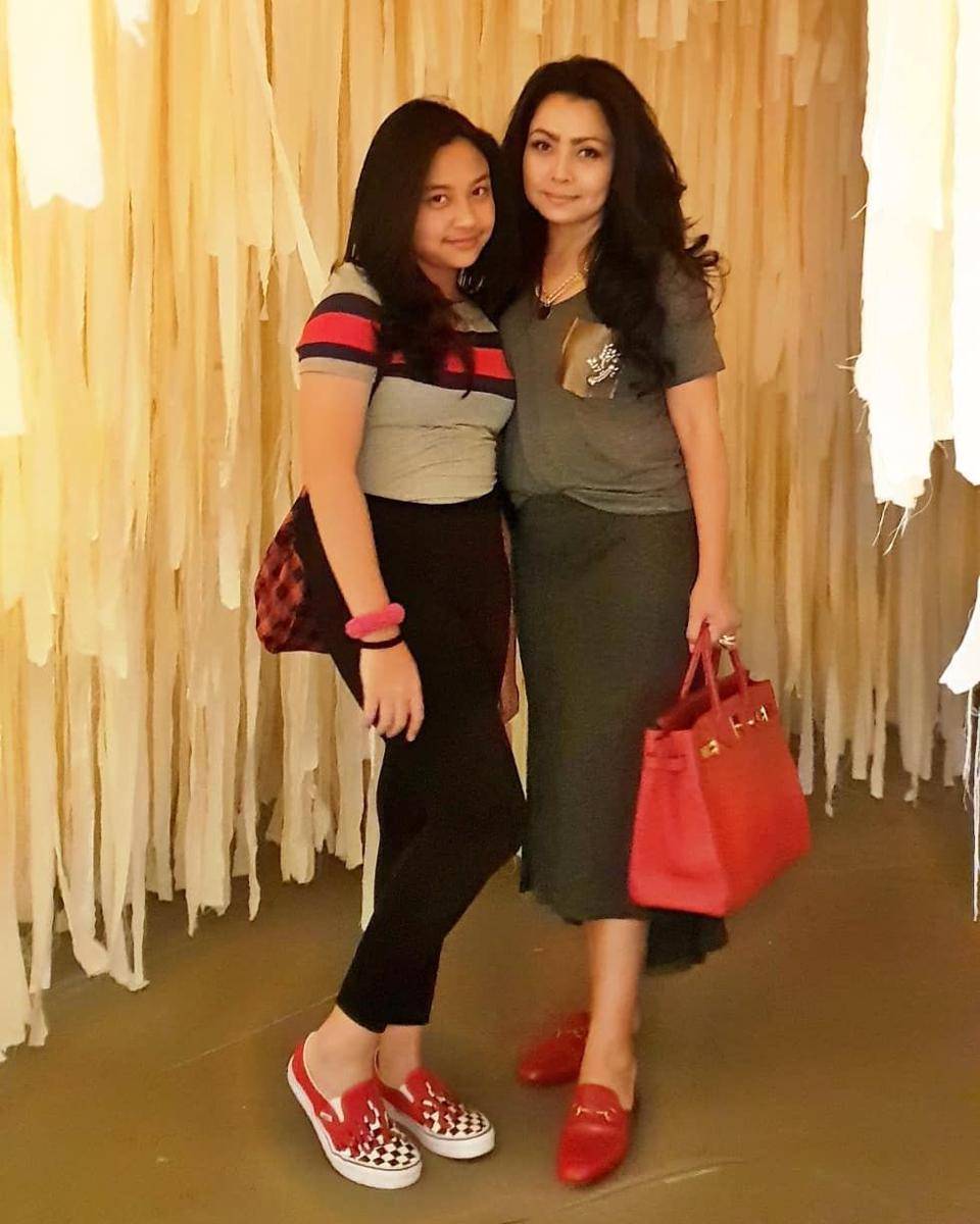 instagram.com/mayangsaritrihadmodjoreal