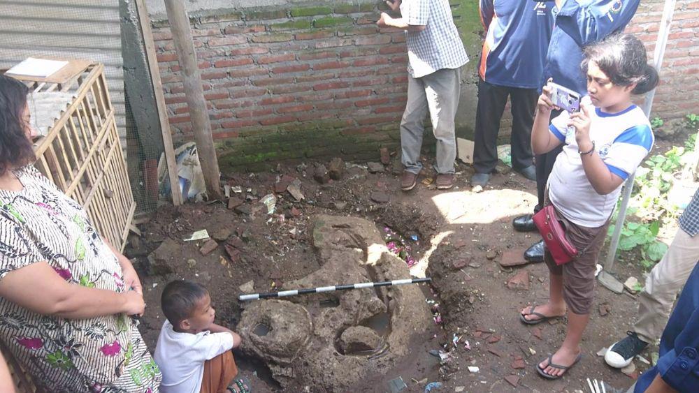 Fragmen Arca Kala yang ditemukan di Tulungagung, IDN Times/ Bramanta Pamungkas