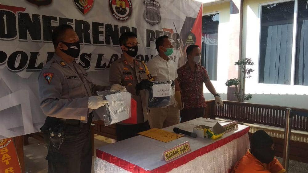 Kapolres Lamongan AKBP Harun saat menunjukkan barang bukti. IDN Times/Imron