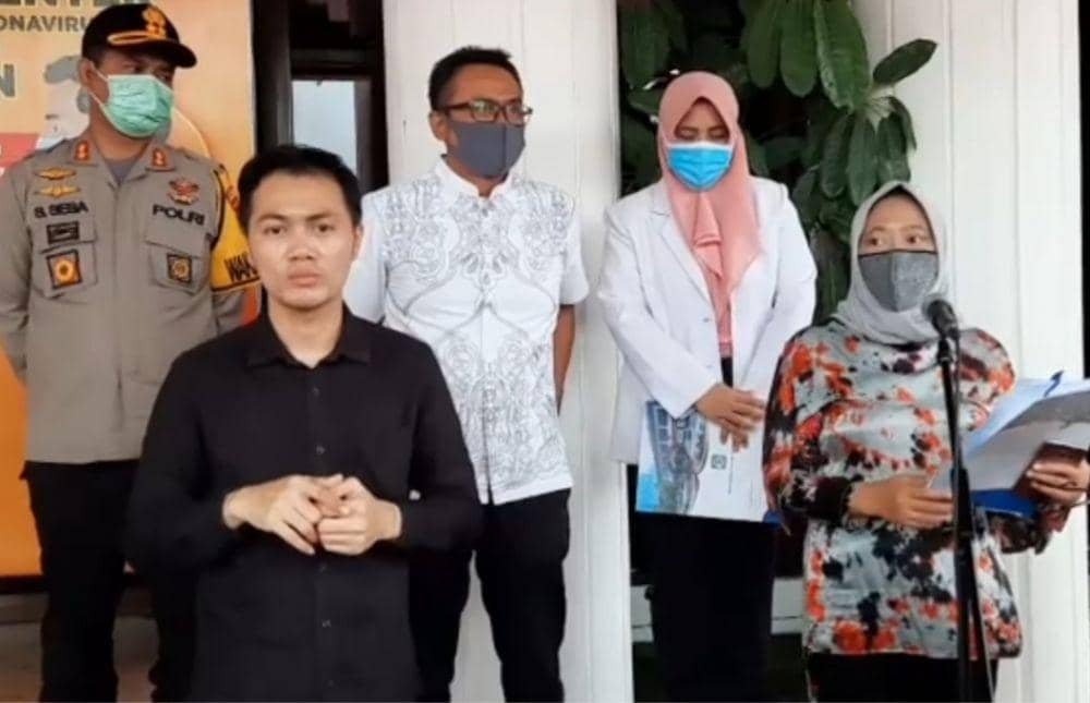 Kepala Dinas Kesehatan Kota Balikpapan Andi Sri Juliarty (kanan) (Instagram/Humas.Pemkot.Balikpapan)