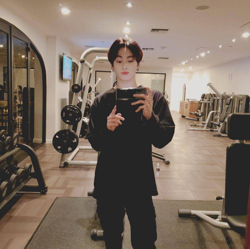 twitter.com/BTS_twt
