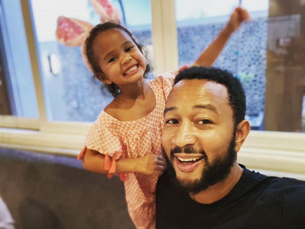 instagram.com/johnlegend