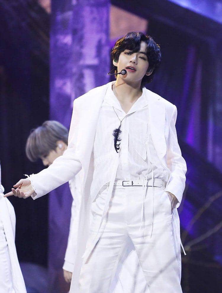 Twitter.com/BANGTANL00KS