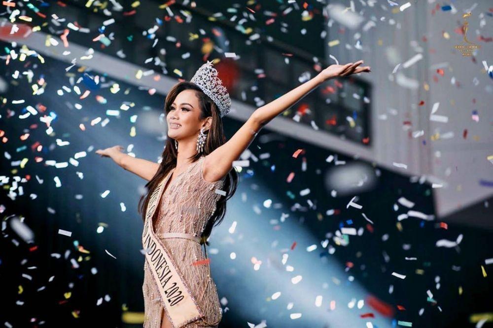 10 Potret Pesona Kharisma Aura, Pemenang Miss Grand Indonesia 2020